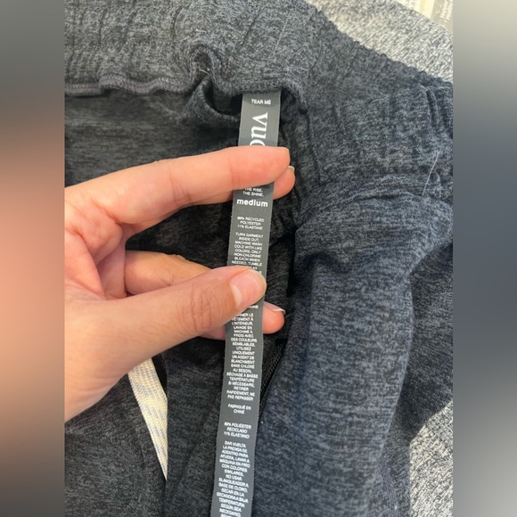 Vuori Men’s Performance Jogger Medium - Picture 3 of 3